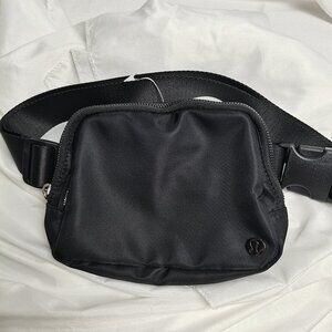 Black Lululemon Everywhere Belt Bag With Adjustable strap